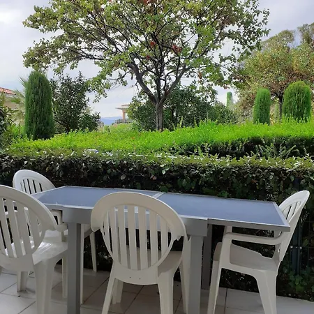 Dolce T2 Avec Clim, Piscine, Terrasse Et Garage Apartment *
